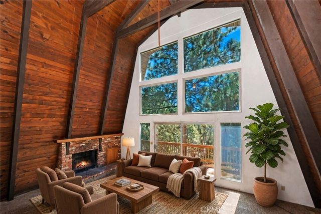 1753 Nob Hill Drive, Running Springs