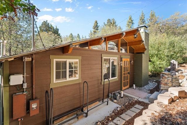 1132 Crags Lane, Fawnskin