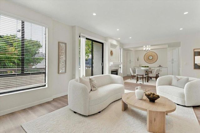 910 S Bedford Street # 102, Los Angeles