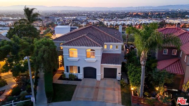 6829 Altamor Drive, Los Angeles