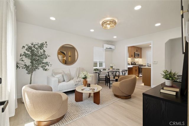 311 E Cummings Lane, Long Beach