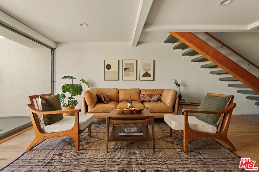1701 Clinton Street # 321, Los Angeles