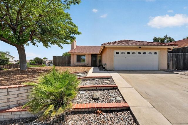 25219 Ridgeplume, Murrieta