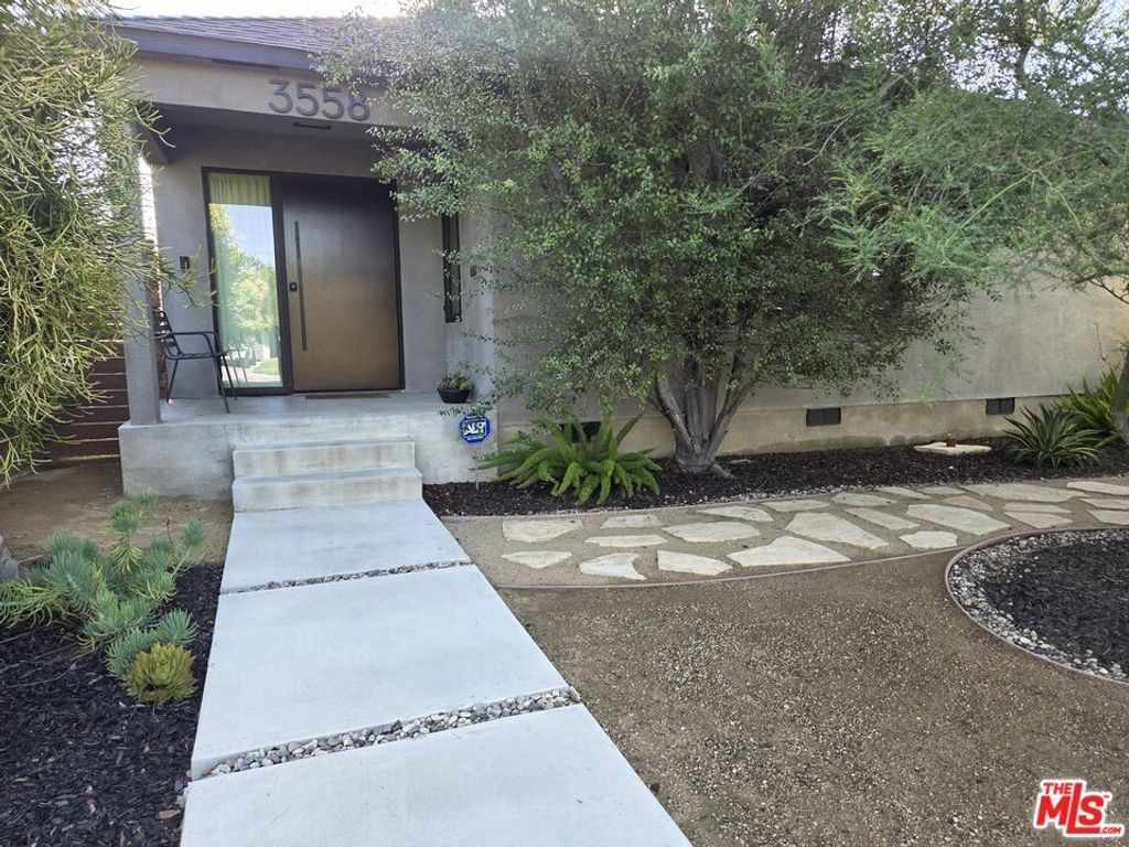 3558 S Muirfield Road, Los Angeles