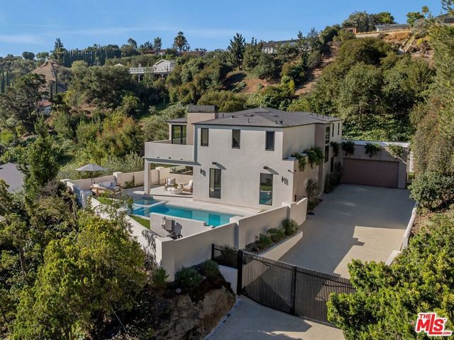 8636 Edwin Drive, Los Angeles
