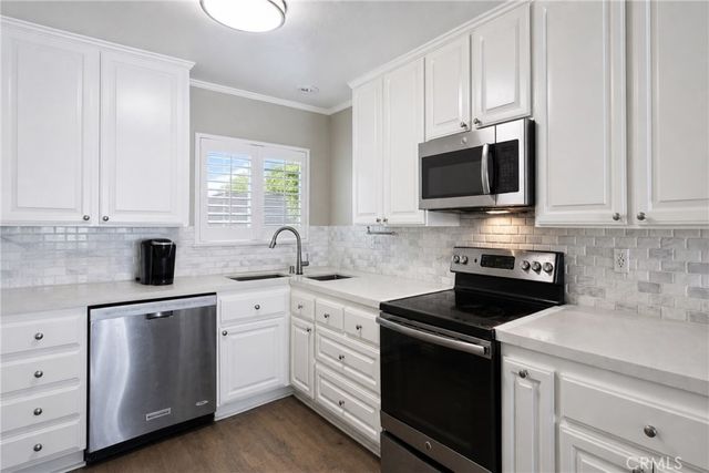 21946 Lakeland, Lake Forest