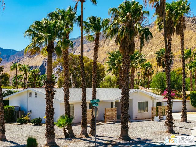 1373 E Madero Circle, Palm Springs