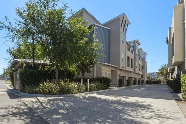 6042 Colt Place # 303, Carlsbad