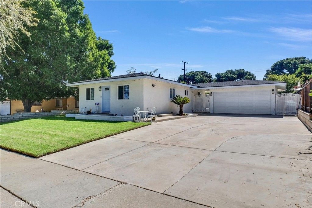 1134 Redwood, Corona