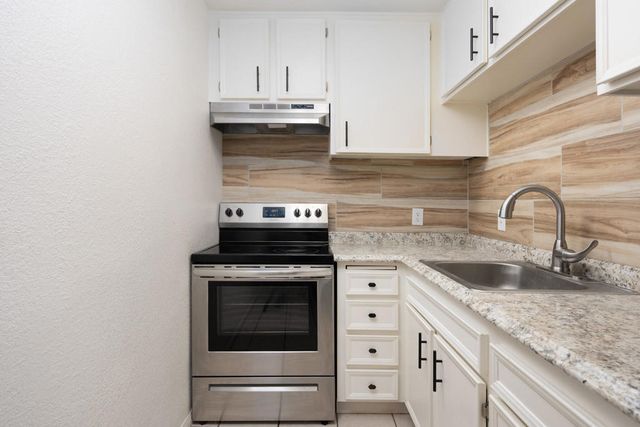 470 N Villa Court # 109, Rancho Mirage