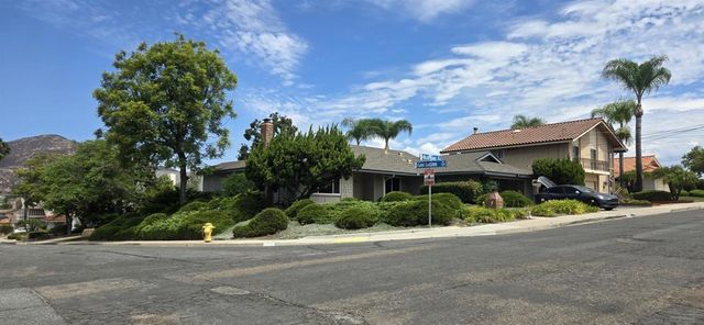 7556 Blue Lake, San Diego
