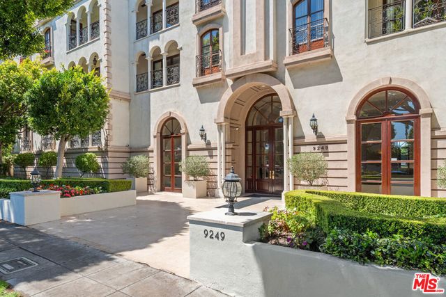 9249 Burton Way # 302, Beverly Hills