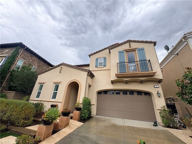 19 Dahlia, Lake Forest