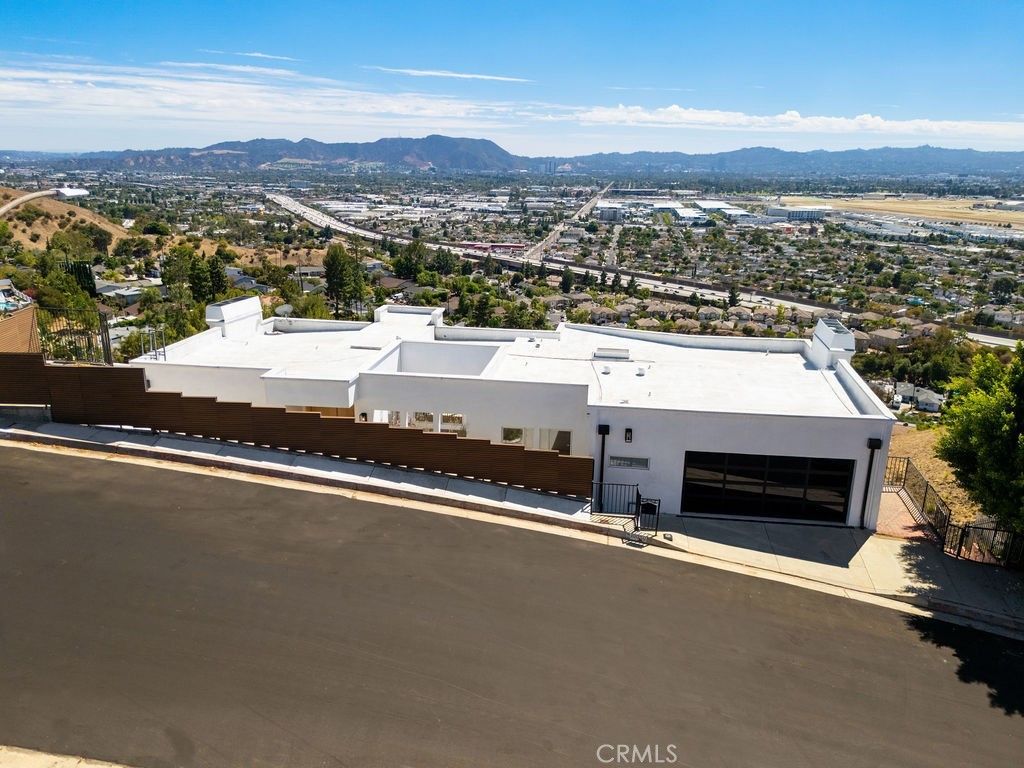 10050 Olivia Terrace, Sun Valley