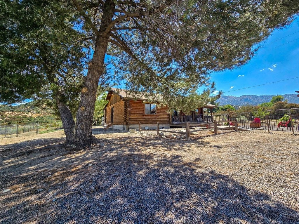 5363 Hess Road, Phelan