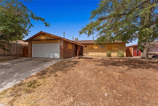 38447 2nd Street E, Palmdale