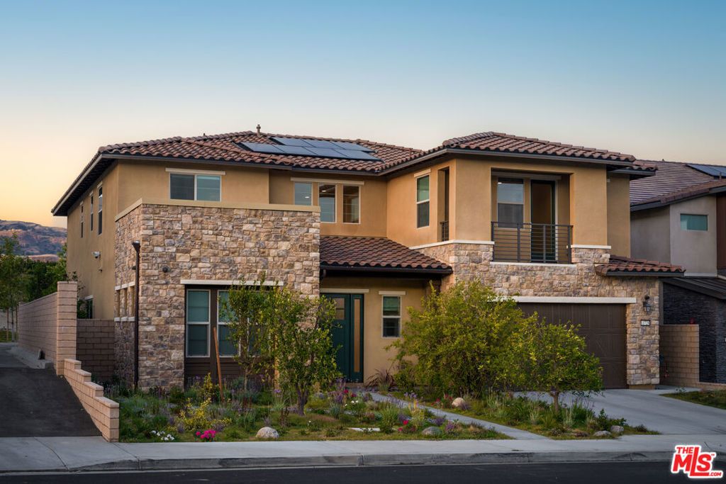 11728 Canoga Avenue, Chatsworth