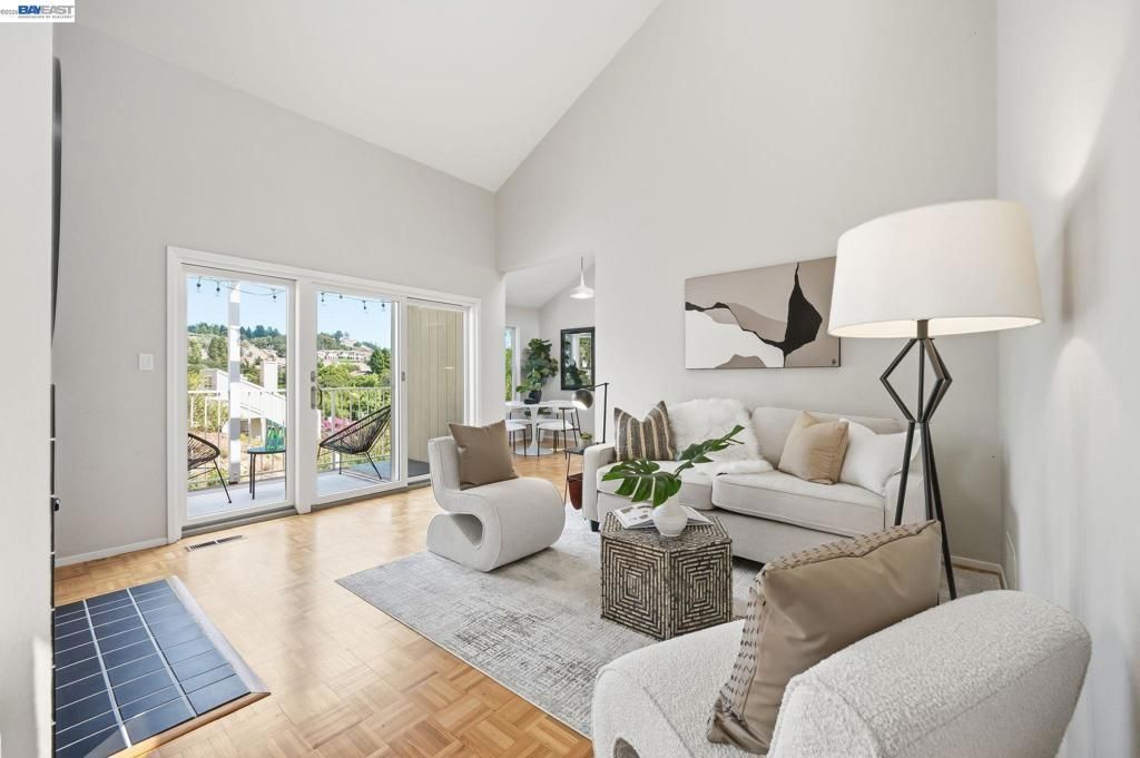 85 Samaria Ln, Oakland
