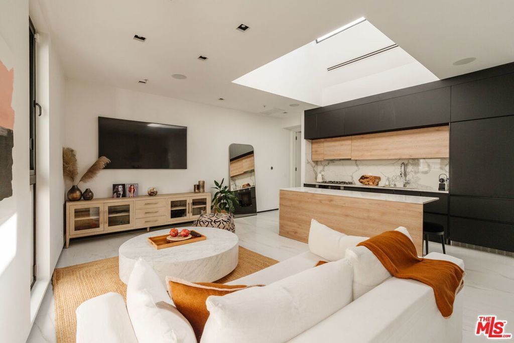 1253 N Sweetzer Avenue # 6, West Hollywood
