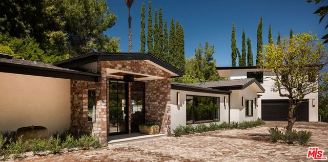 18001 Boris Drive, Encino