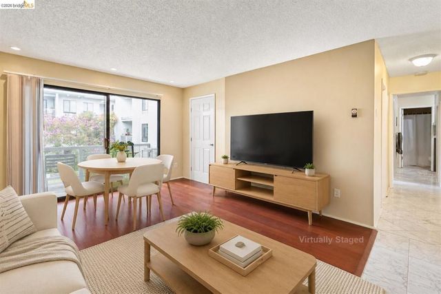 8 Commodore Dr # C359, Emeryville