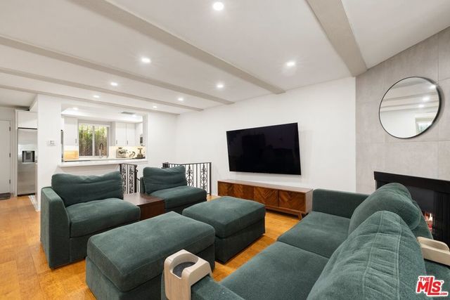 1209 Larrabee Street # 4, West Hollywood