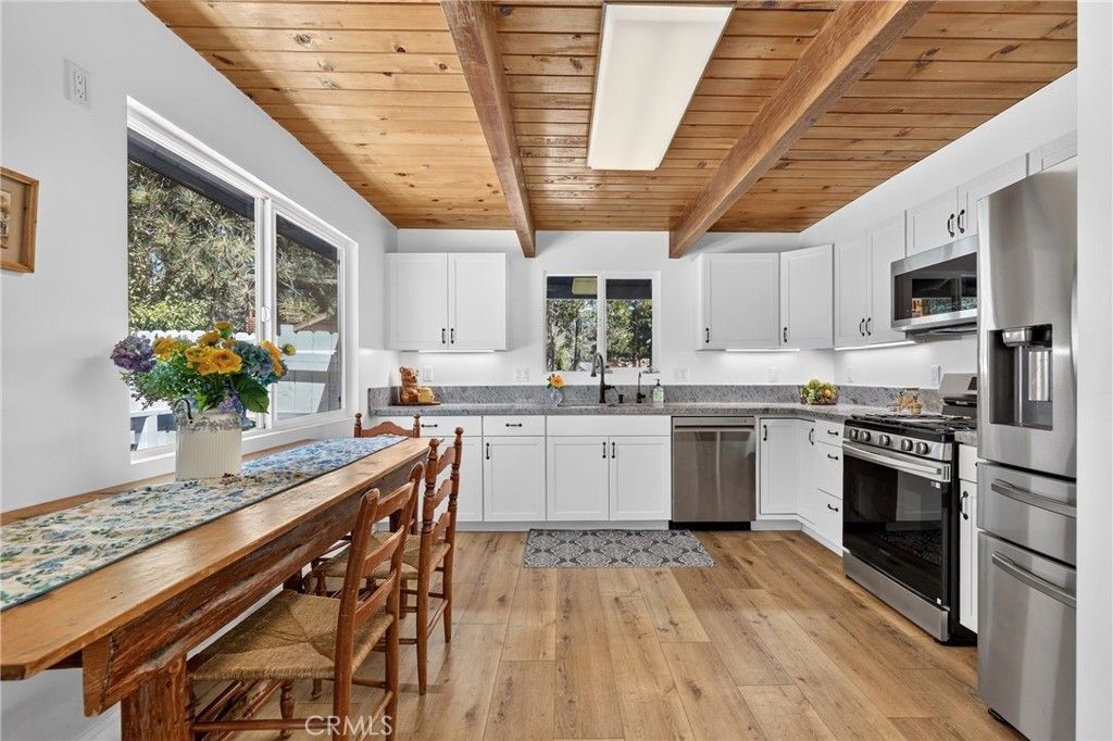 33007 Lone Pine, Running Springs