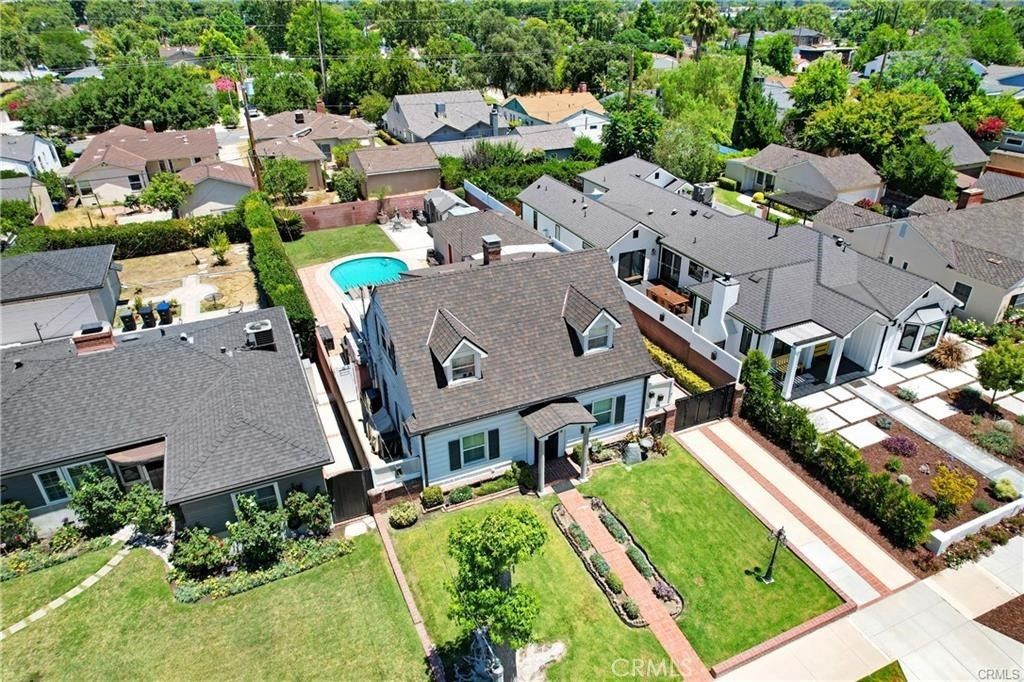 124 S Beachwood, Burbank