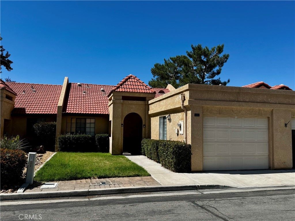 11684 Cedar Court, Apple Valley