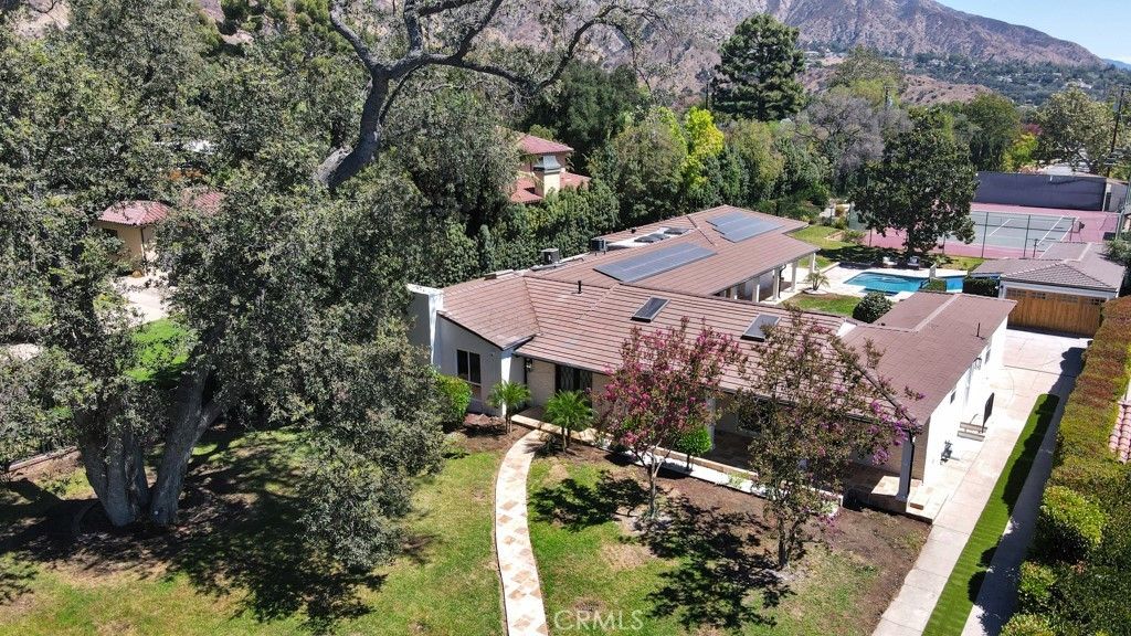 1914 Midlothian Drive, Altadena