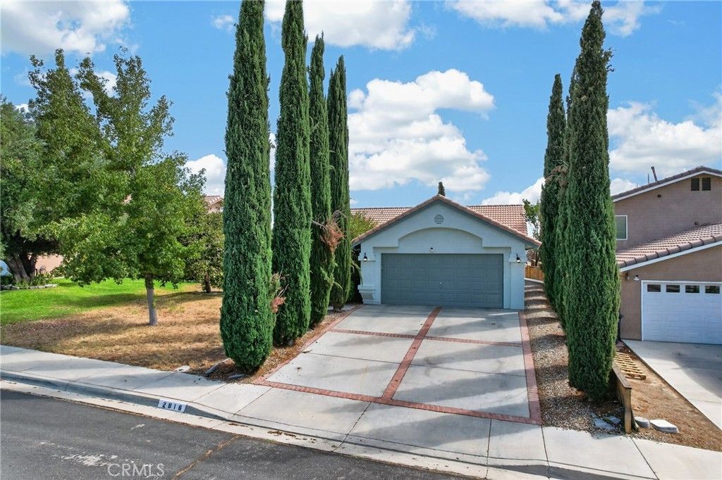 2816 Owens, Rosamond