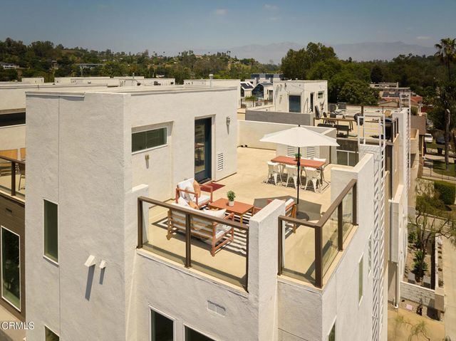 6899 Pollard Street, Los Angeles