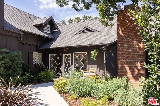 1635 N Genesee Avenue, Los Angeles