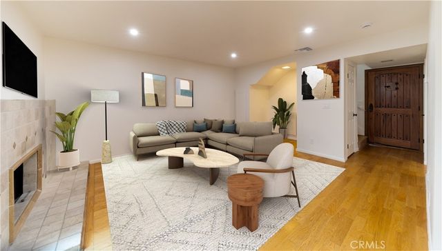 10926 Bluffside Dr. # 32, Studio City