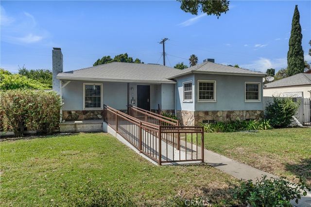 8101 Lemona, Los Angeles