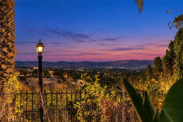 4537 Ellenita Avenue, Tarzana