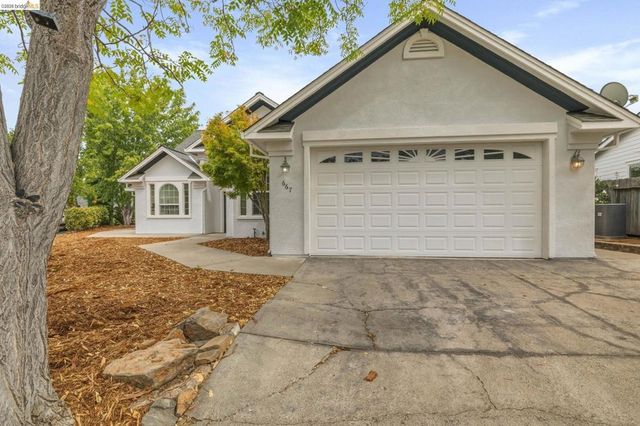 667 Twilight Ct, Sonora