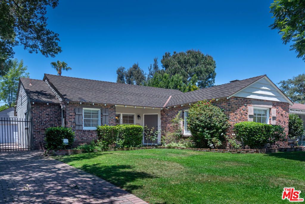 4421 Strohm Avenue, Toluca Lake