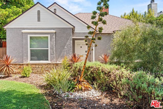 208 N Bowling Green Way, Los Angeles