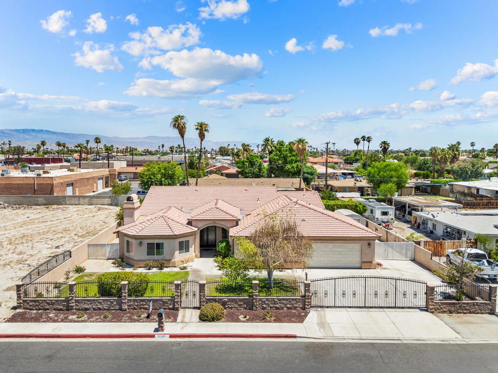 32100 Whispering Palms Trail, Cathedral City