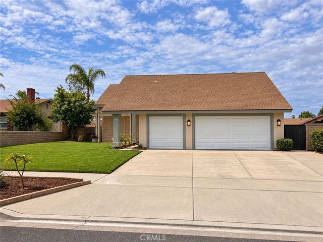 2766 Loyola, Riverside