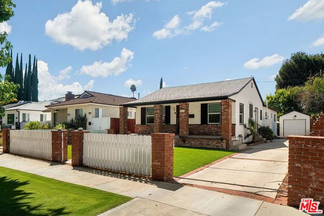 5053 Enfield Avenue, Los Angeles