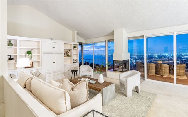 2315 Via Acalones, Palos Verdes Estates.