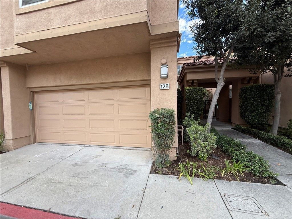 128 Cartier Aisle, Irvine