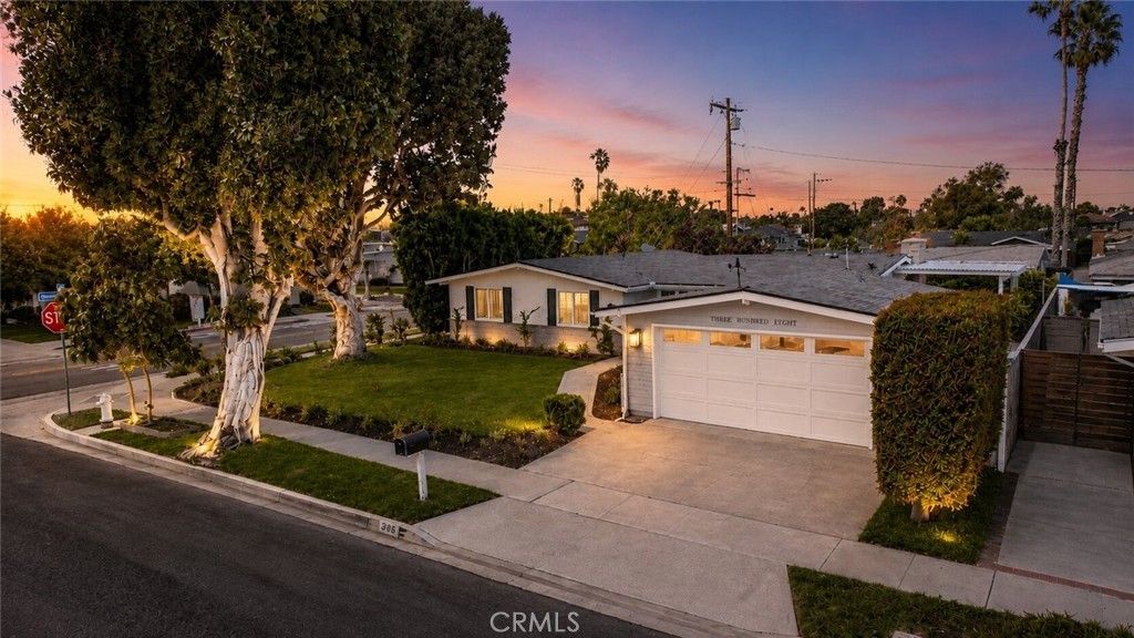 300 Esther, Costa Mesa