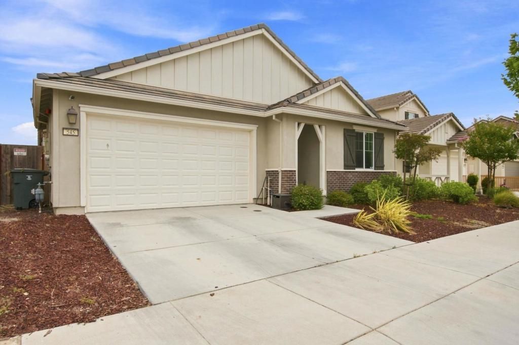 545 Tanoak Street, Hollister