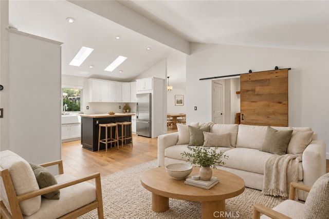 34 1/2 Nottingham Road, Westlake Village