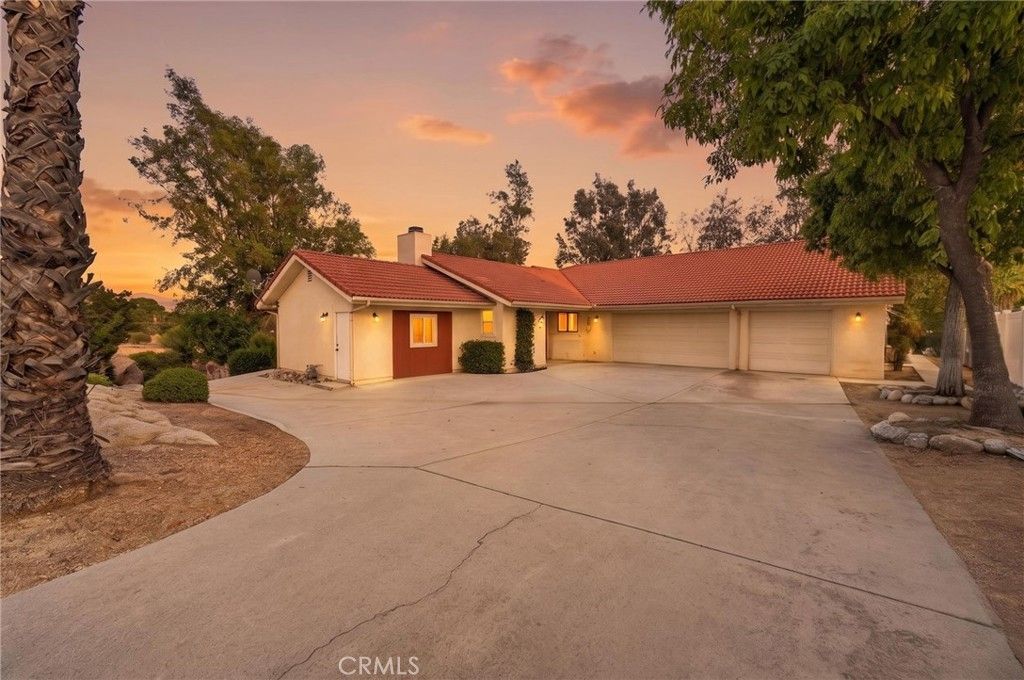 27435 Columbia Street, Hemet