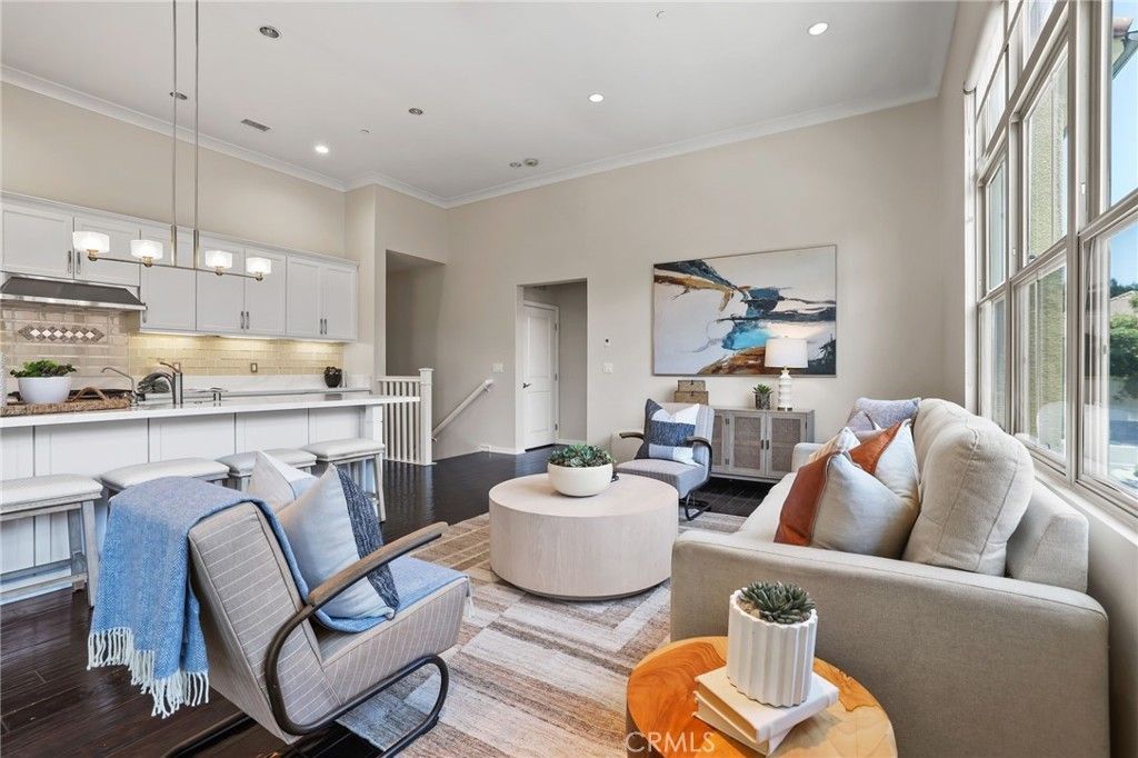 47 Mayfair, Irvine