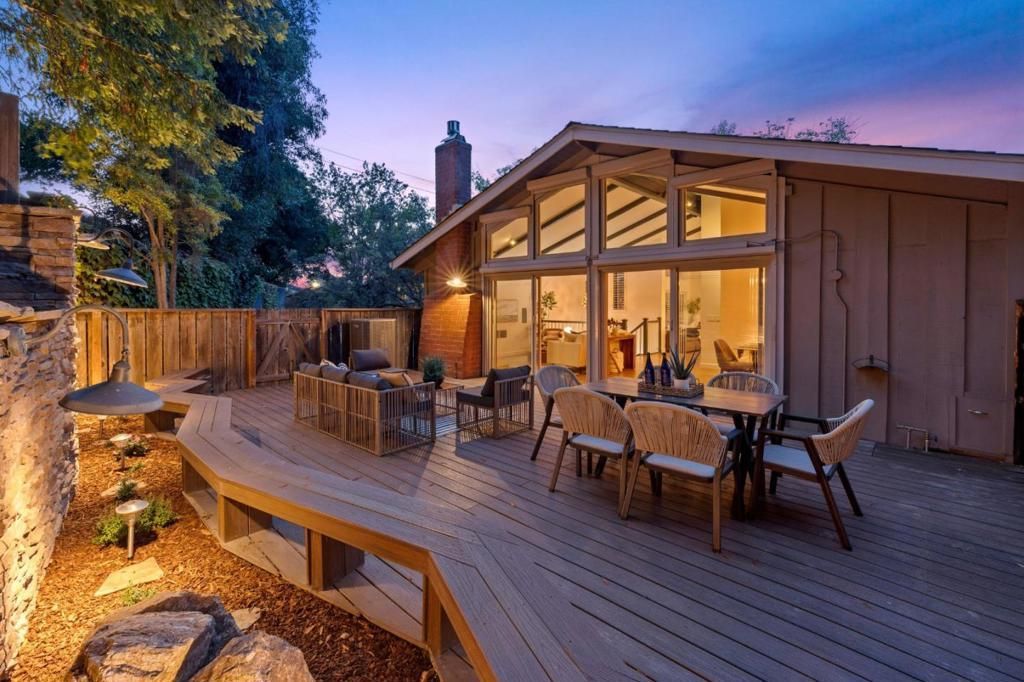 22964 Longdown Road, Cupertino